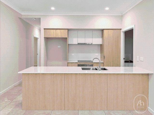 Modern 4 Bedroom Family Home with Double Garage in Redbank Plains