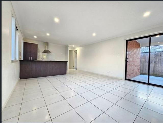MODERN 4 BEDROOM FAMILY HOME WITH OPEN KITCHEN LIVING. SEPARATE STUDY AREA AND GOOD SIZE DOUBLE GARAGE. CLOSE TO SHOPS AND SCHOOLS