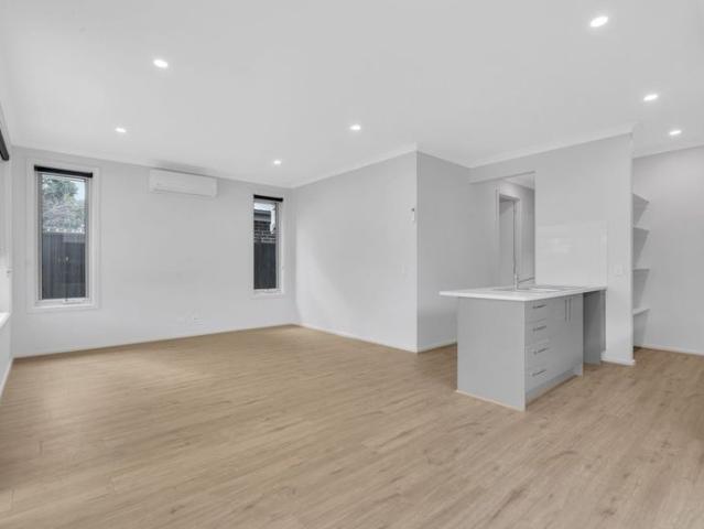 Modern 4 Bedroom Family Home with Outdoor Entertaining