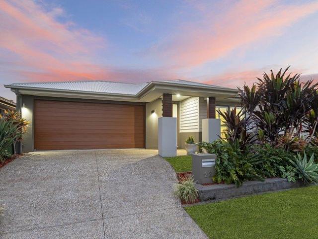 Modern 4 Bedroom Family Home with Solar & Battery