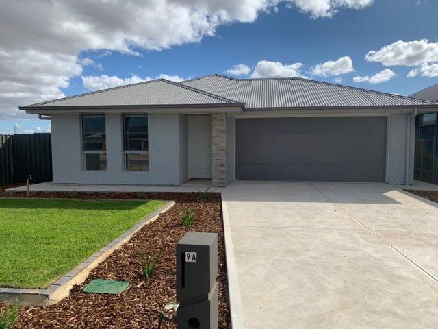 Modern 4 Bedroom Family Home with Spacious Living & Outdoor Entertaining