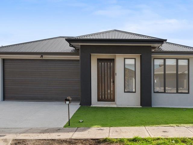 Modern 4 Bedroom Family Home with Refrigerated Heating & Cooling
