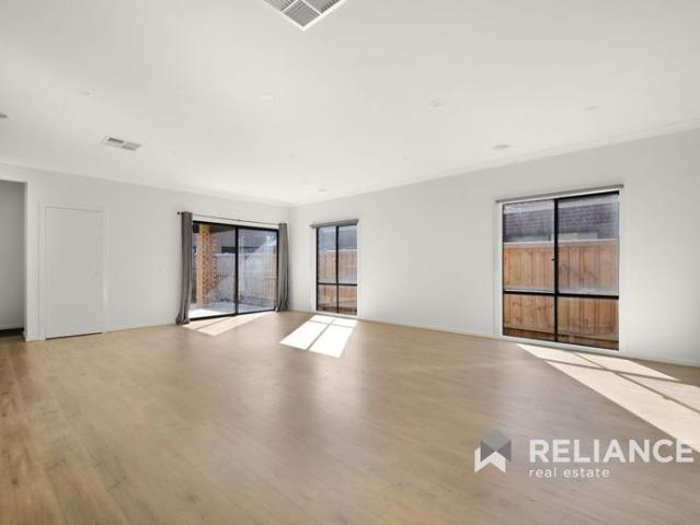 Modern 4 Bedroom Family Home with Two Living Areas