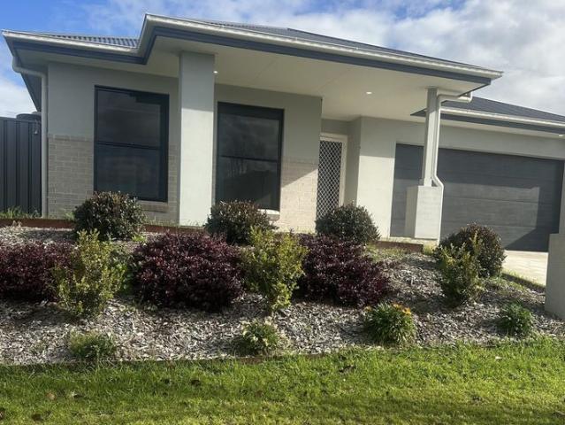 Modern 4 Bedroom Family Home