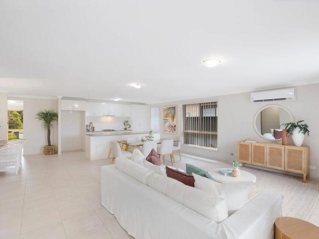 MODERN 4 BEDROOM FAMILY HOME
