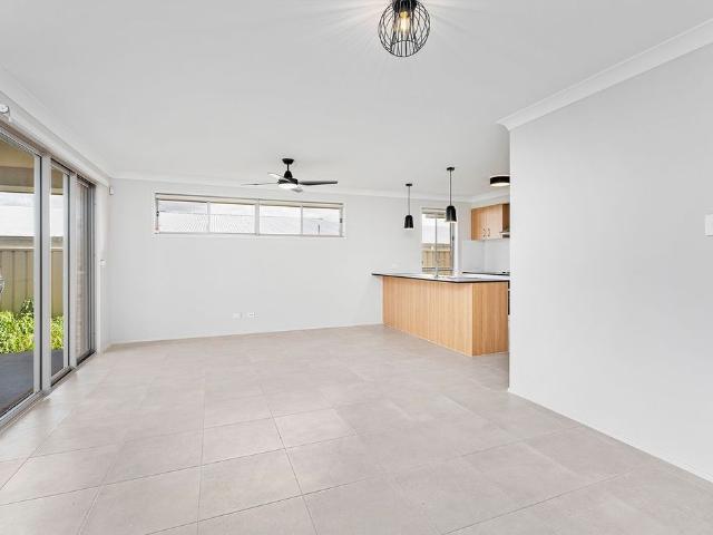 MODERN 4 BEDROOM FAMILY HOME