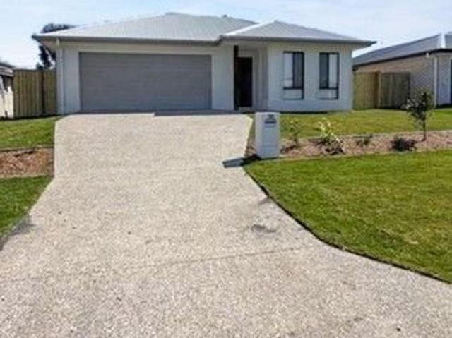 Modern 4 Bedroom Family Living in Outlook Estate