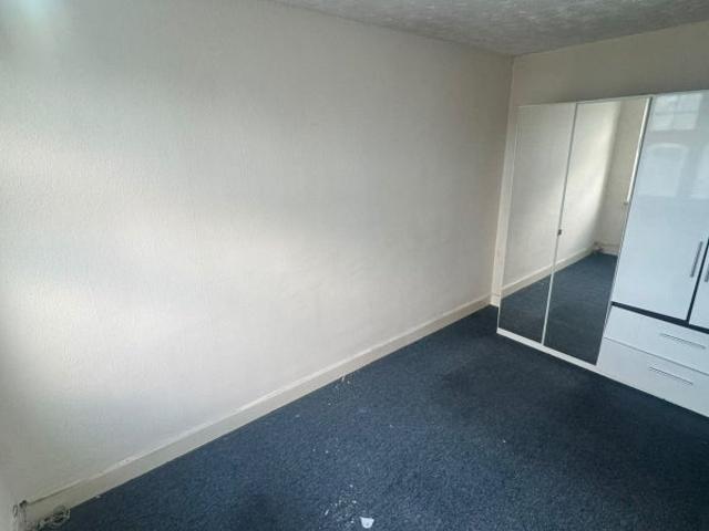 ⭐ Modern 4 Bedroom Flat | Kenton Road, Harrow