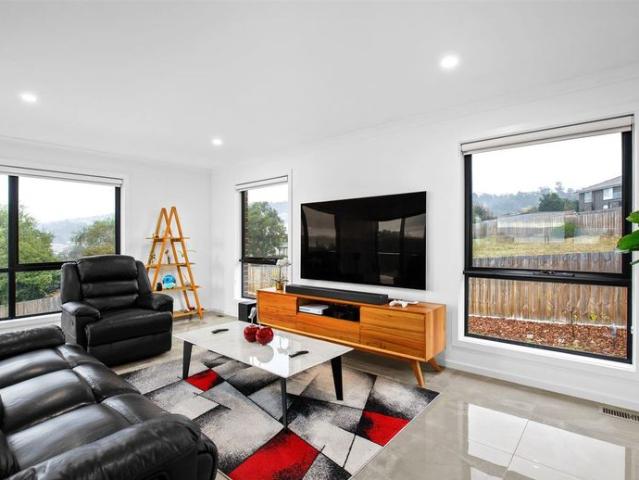 Modern 4 Bedroom Home