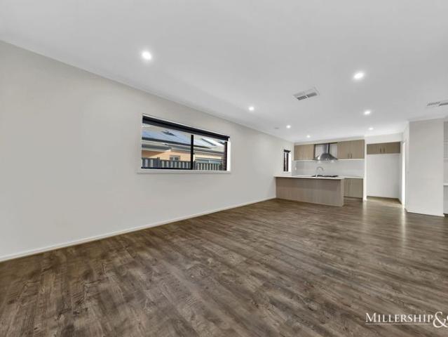 Modern 4 Bedroom Home!