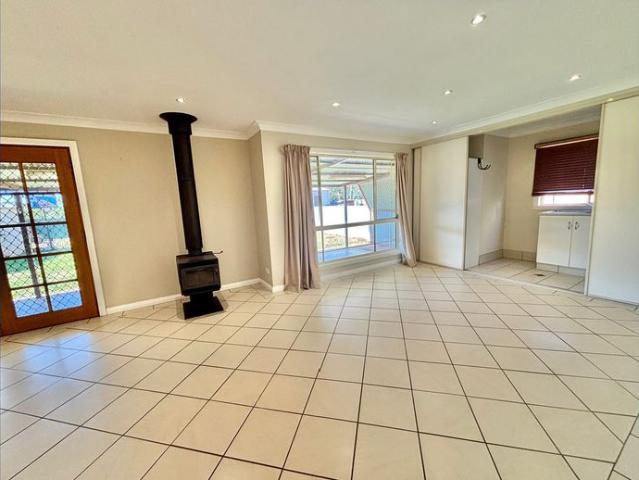 Modern 4 Bedroom Home!