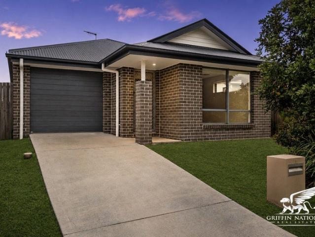 Modern 4 Bedroom Home! Air Conditioned, 5kW Solar, Close to Everything! Inspections Available By Appointment!