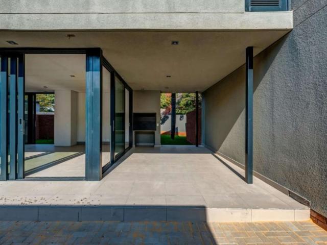 Modern 4 Bedroom Home for rent in Waterkloof Ridge – Secure Estate Living