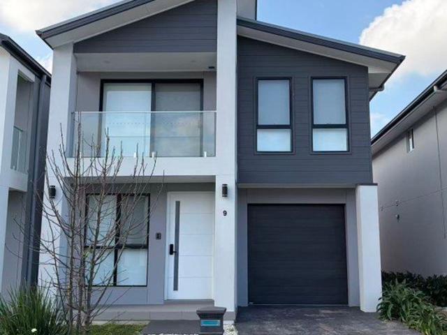 Modern 4 Bedroom Home for Rent in the heart of Marsden Park