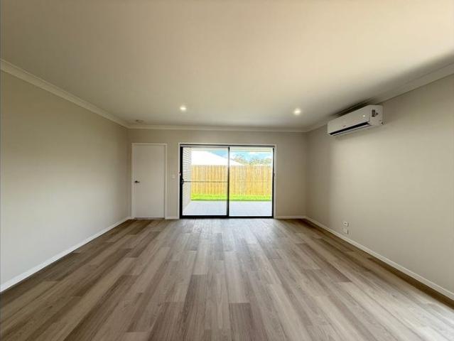 Modern 4 Bedroom Home in 'Covella Estate' Greenbank for RENT