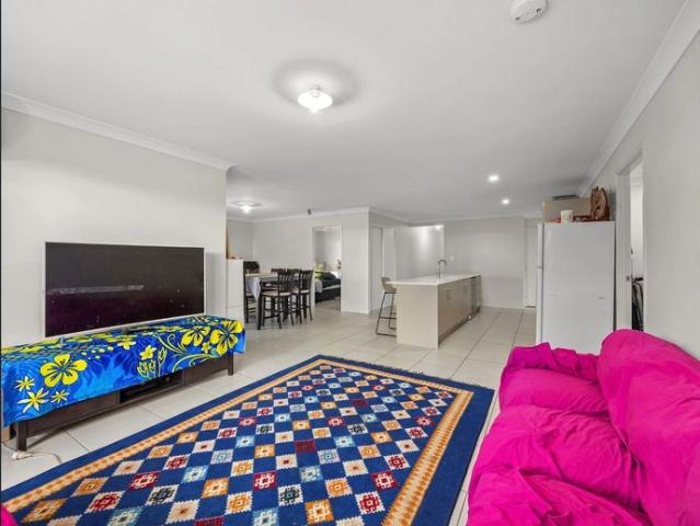 Modern 4 Bedroom Home in Convenient Location