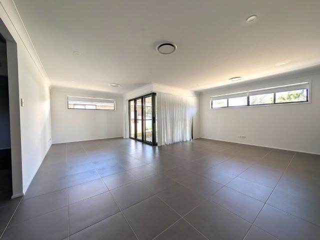 Modern 4 Bedroom Home in a Convenient Gorokan Location