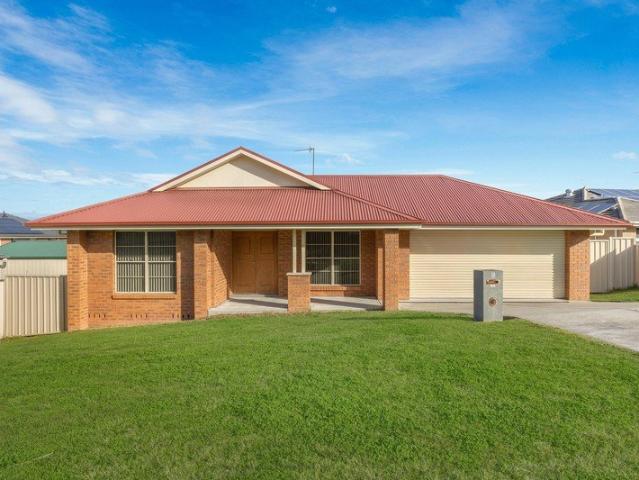MODERN 4 BEDROOM HOME IN A GREAT LOCATION