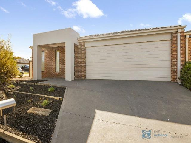 Modern 4 Bedroom Home in Brookfield