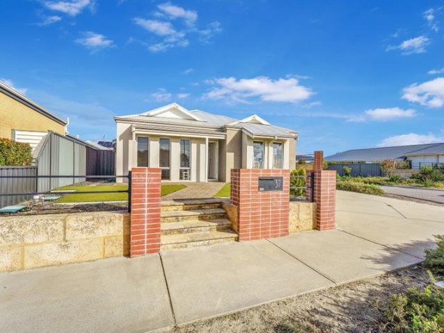 Modern 4 Bedroom Home in Great Location: Living Area, Family Room & Spacious Bedrooms!