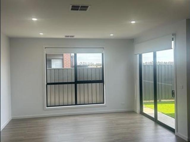 Modern 4 Bedroom Home in Lyra Estate | 2 Bathrooms + Powder Room | 2 Car | Solar & Refrigerated Cool