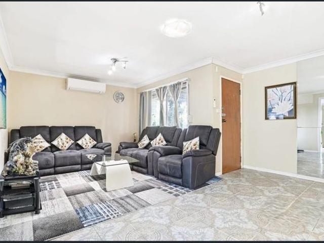 Modern 4 Bedroom Home in Mount Druitt WATER INCLUDED & SOLAR POWER