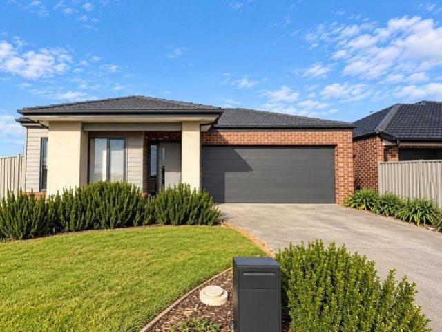 Modern 4 bedroom home in Mooroopna