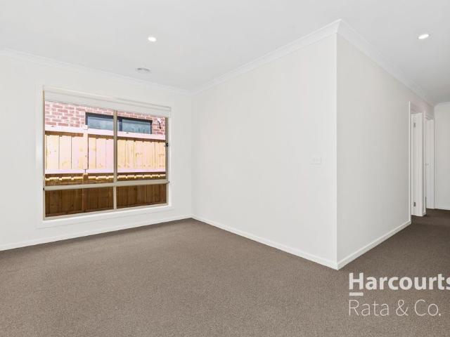 Modern 4 Bedroom Home in the Heart of Beveridge