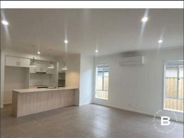 Modern 4 Bedroom Home in the Heart of Ripley Valley Estate!