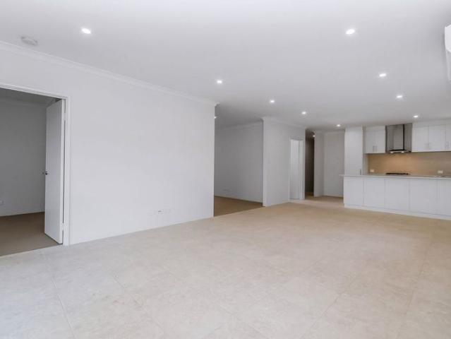 MODERN 4 BEDROOM HOME | SPACIOUS FAMILY LIVING | LAKELANDS