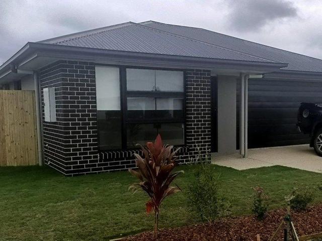Modern 4 Bedroom Home, Ready to Move In!