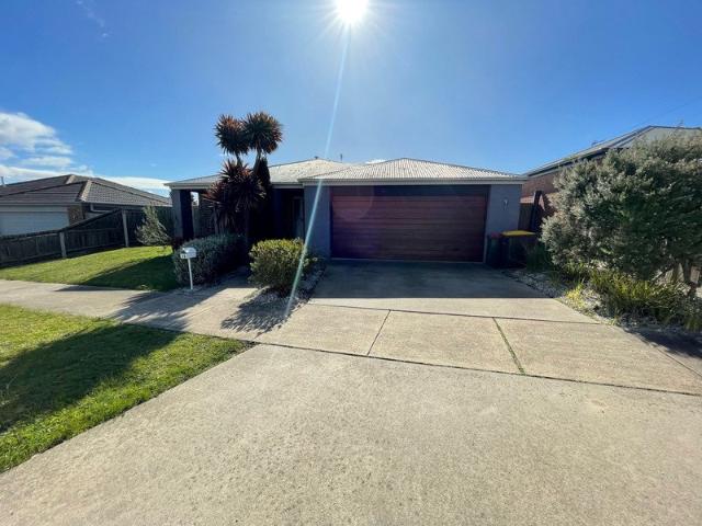 Modern 4 Bedroom Home Right Here In Traralgon
