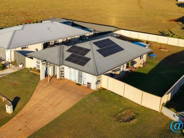 Modern 4 Bedroom in Quiet Cul de sac, 13.2KW Solar System & Colorbond Fencing