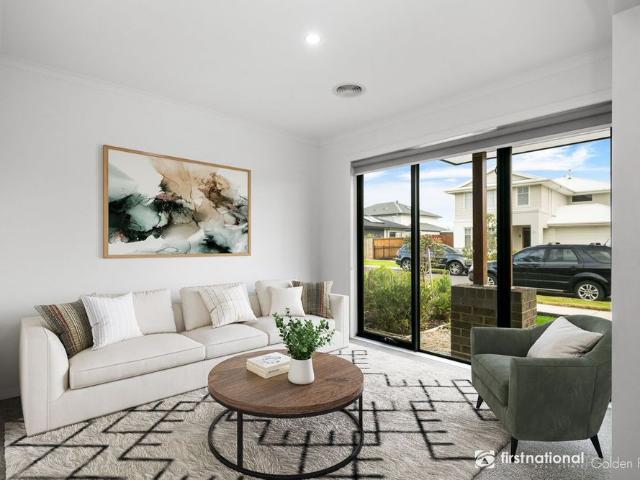 Modern 4 Bedroom Home with Three Living Zones