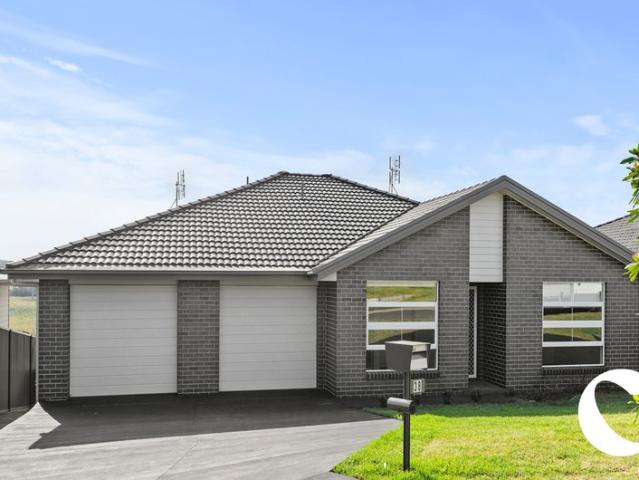 MODERN 4 BEDROOM HOME WITH A VIEW