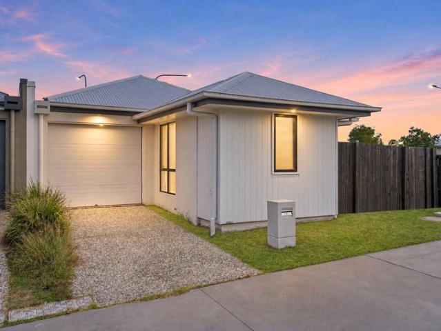 Modern 4 Bedroom Home with Effortless Indoor Outdoor Living.