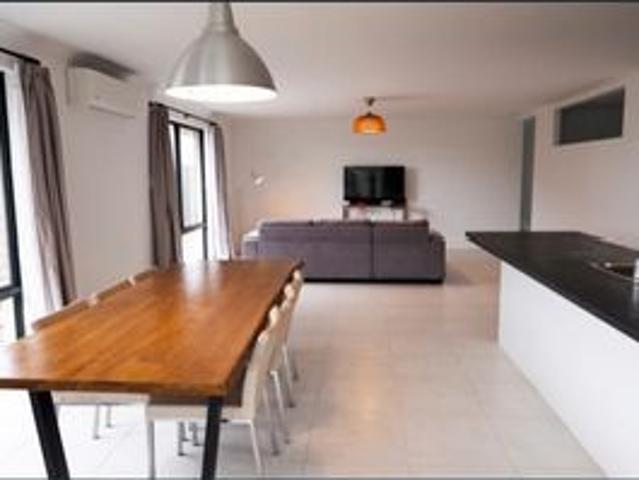 Modern 4 Bedroom Home with Low Maintenance Living