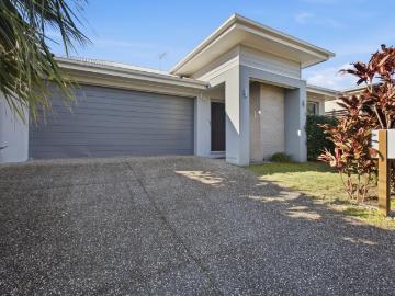 Modern 4 Bedroom Home with Media Room & Alfresco Living