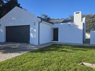 modern 4 bedroom home with modern comfort