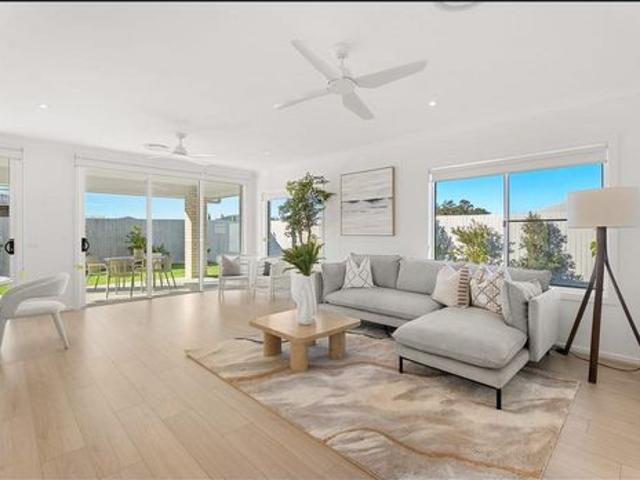 Modern 4 Bedroom Home With Multiple Living Areas In Pialba, Hervey Bay!