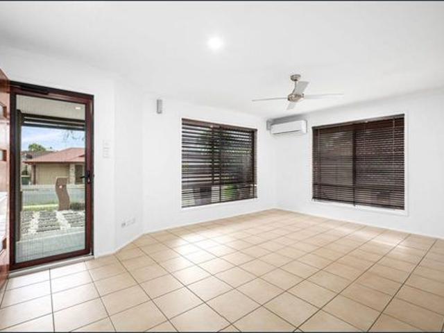 Modern 4 Bedroom Home with Parkside Location