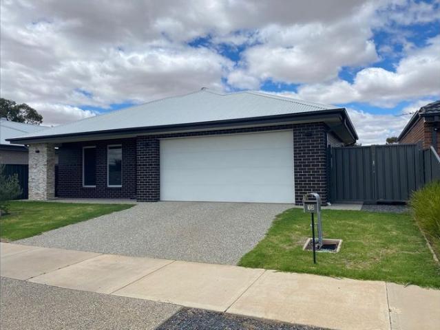 Modern 4 Bedroom Home With Space, Style & Convenience