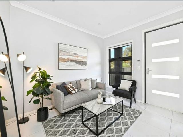 Modern 4 Bedroom house for Rent – Just footsteps to Leumeah Station