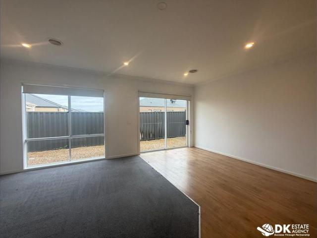 Modern 4 Bedroom House in Truganina