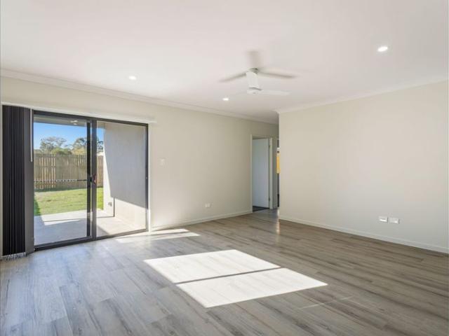 MODERN 4 BEDROOM HOUSE IN WILLOWBROOK ESTATE !