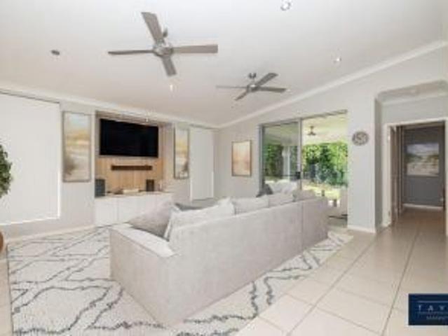 Modern 4 Bedroom Rental House with Scenic Views in Jubilee Pocket A Peaceful Retreat Awaits!