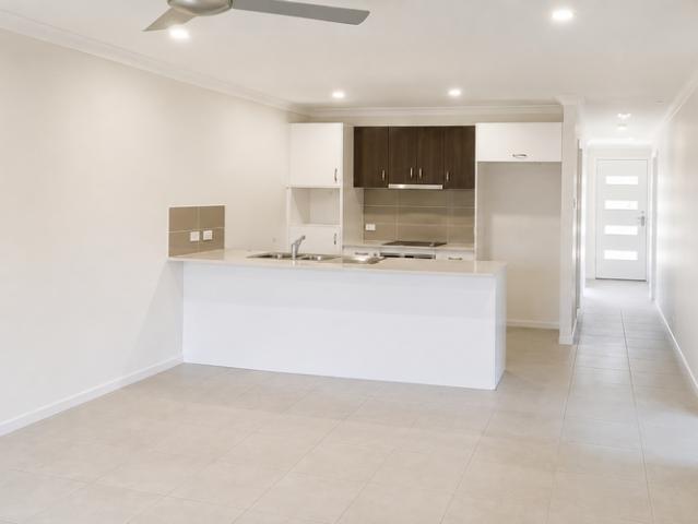 Modern 4 Bedroom Spacious Duplex with additional Study Space