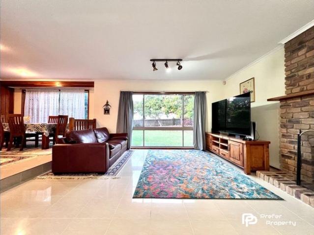 Modern 4 bedroom spacious house in a quiet yet convenient area