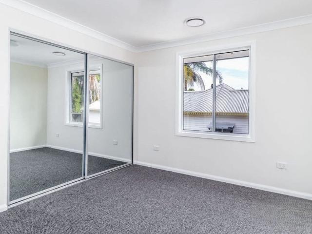 MODERN 4 BEDROOM TOWNHOUSE