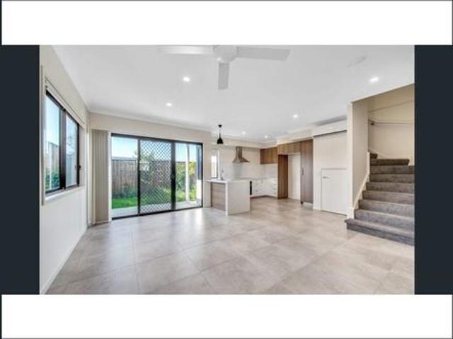 Modern 4 bedroom Townhouse
